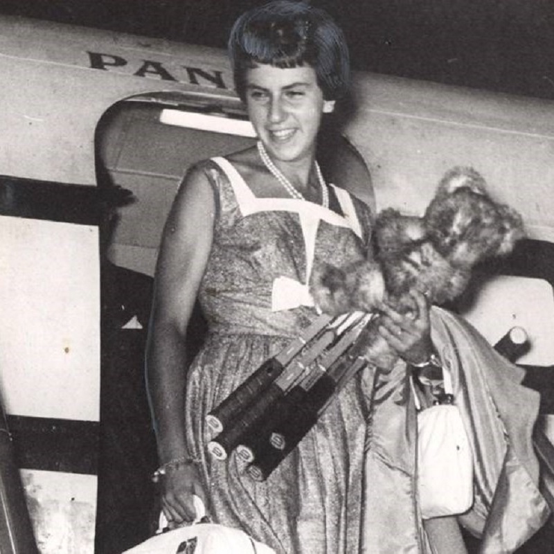 Maria Esther Bueno começou a carreira de tenista aos 12 anos, em 1951. Colecionou ao longo da vida 589 títulos e 19 Grand Slam. Venceu tudo e todos. Na última sexta-feira (8), aos 78, nos deixou e – depois de tantas vitórias – perde o Brasil.
