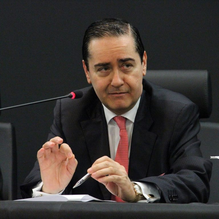 thompson flores, presidente do TRF-4, impede a soltura de Lula