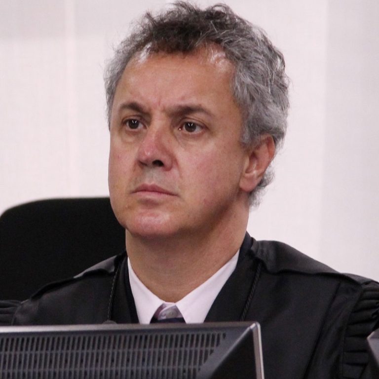 Gebran Neto revoga o alvará de soltura de Lula