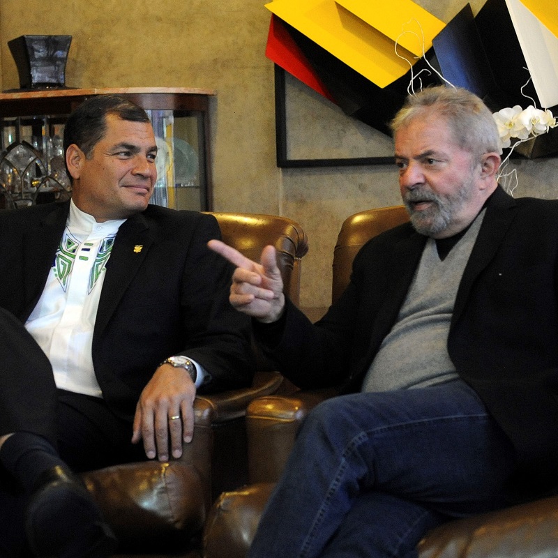 Rafael Correa e Lula durante encontro em São Paulo em 2014. Foto: Mauricio Muñoz. A prisão de Lula e a ordem de prisão contra o ex presidente do Equador são demonstrações cabais de nova Operação Condor em curso na América Latina.