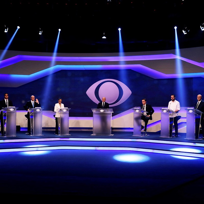 Debate da Band: Alvaro Dias do Podemos, Daciolo do Patriots, Geraldo Alckmin do PSDB, Marina Silva da REDE, o jornalista Ricardo Boechat, Jair do PSL, Guilherme Boulos do PSOL, Henrique Meirelles do MDB e Ciro Gomes do PDT.