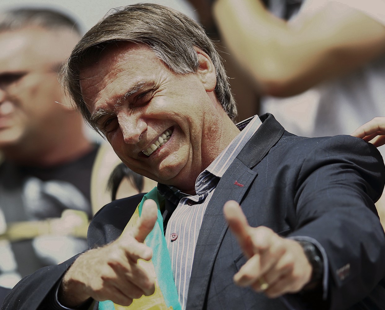 Jair Bolsonaro e sua pose