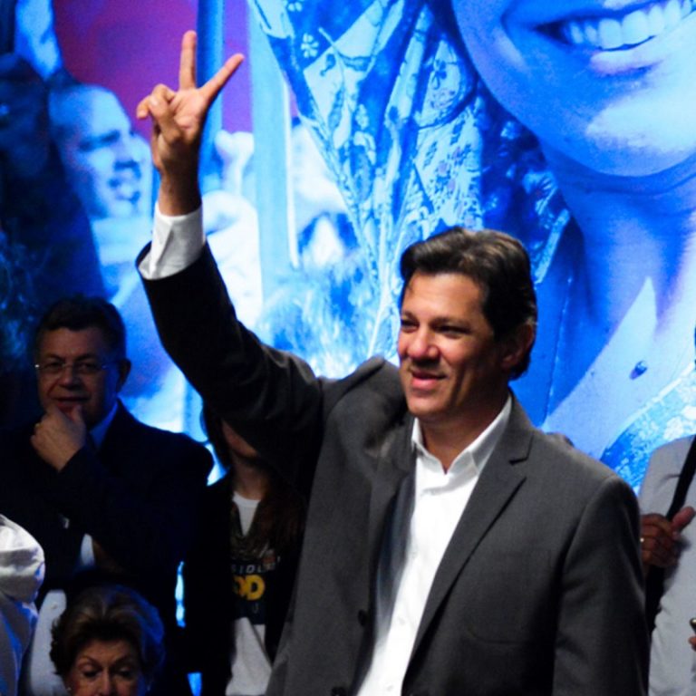 Candidato à presidência Fernando Haddad (PT) chega ao ato político realizado em São Paulo (22).