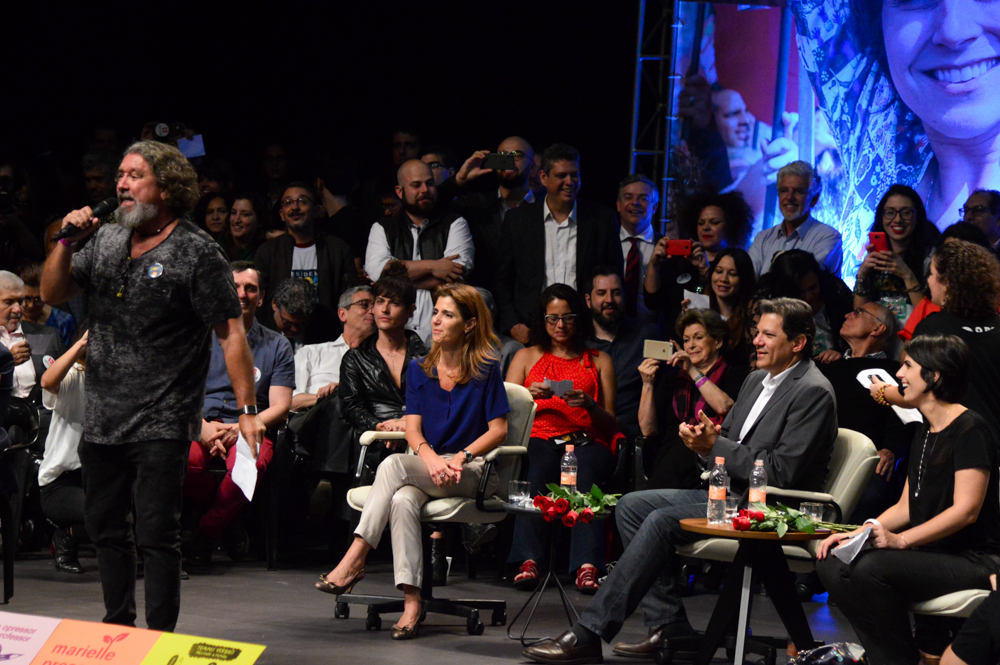 Antônio Carlos de Almeida Castro (Kakay) em apoio à candidatura de Fernando Haddad em ato político realizado nesta segunda-feira (22) em São Paulo.