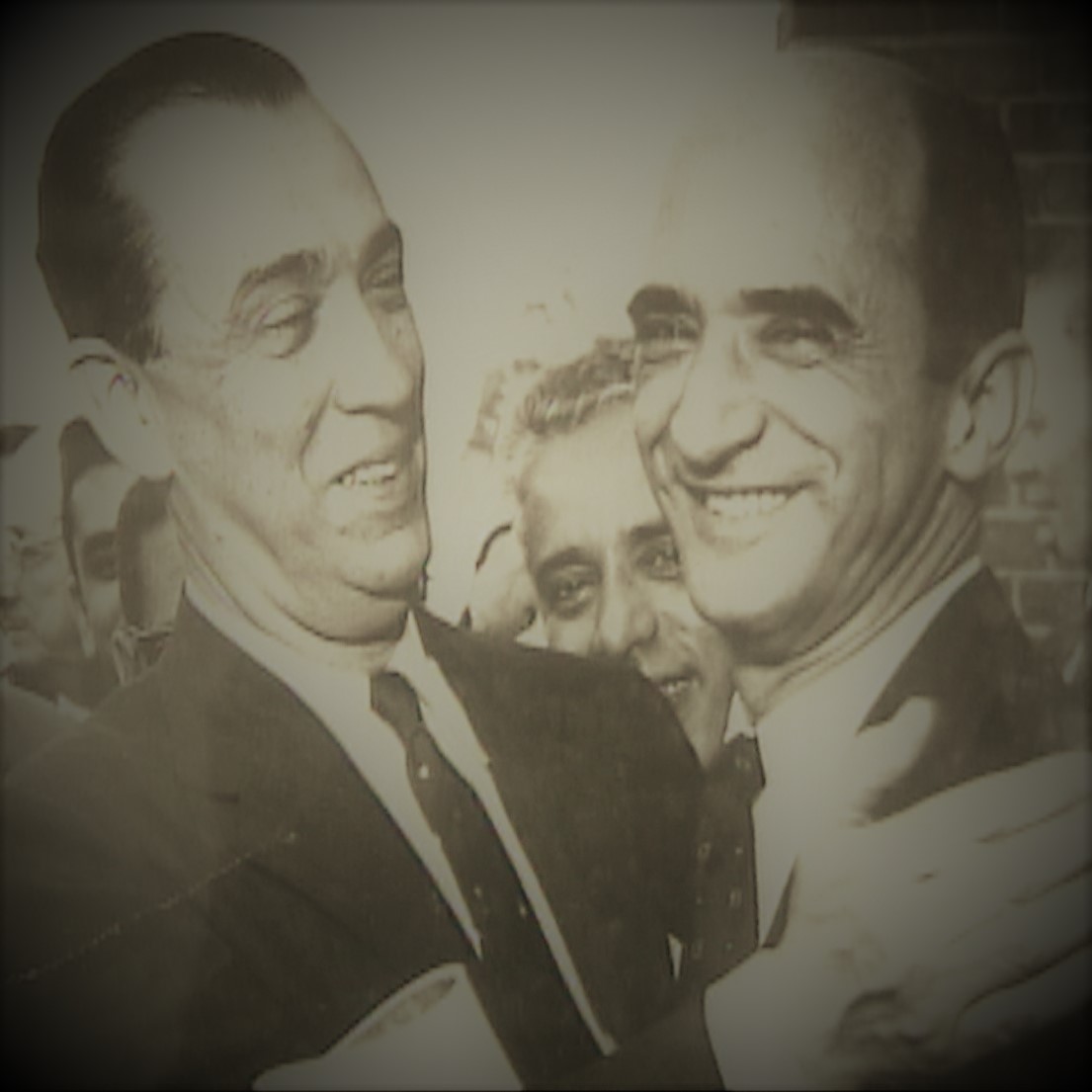 A defesa intransigente de JK, por toda a sua vida, reflete a defesa intransigente de um projeto nacional de desenvolvimento para o Brasil: ao ser escudo, espada e cajado de JK, na verdade, coronel Affonso Heliodoro estava a serviço de todos os brasileiros.