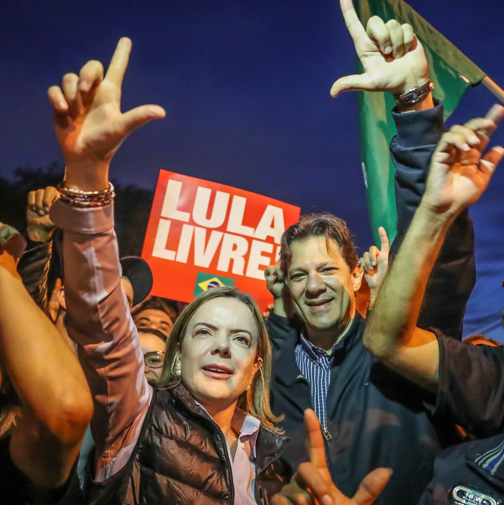 pt haddad e gleise durante camapnha lula livre