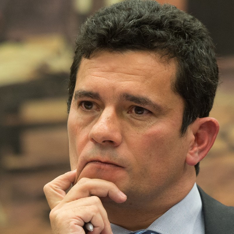 No último dia 04, foi anunciado pelo Ministro da Justiça, Sérgio Moro, o que denominou de Projeto de Lei “Anticrime”. Nas palavras do Ministro em coletiva da imprensa, o projeto trataria de “pontos de estrangulamentos da legislação processual penal e legislação penal”, para “aprimorar o nosso sistema e corrigir algumas falhas”. As propostas foram recebidas com críticas, contudo.