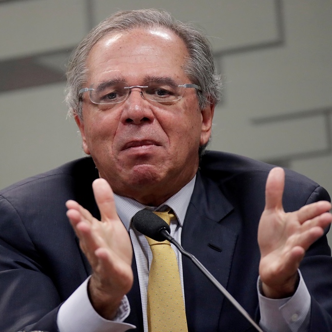 Taxas exorbitantes de juros são o verdadeiro buraco negro. Paulo Guedes