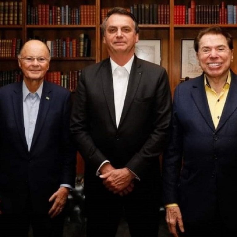 Você descobriu agora que Macedo e Santos tão no poder? A grande diferença é que agora estão no primeiro plano da política. Certo eles. Ganharam força no período anterior para isso.