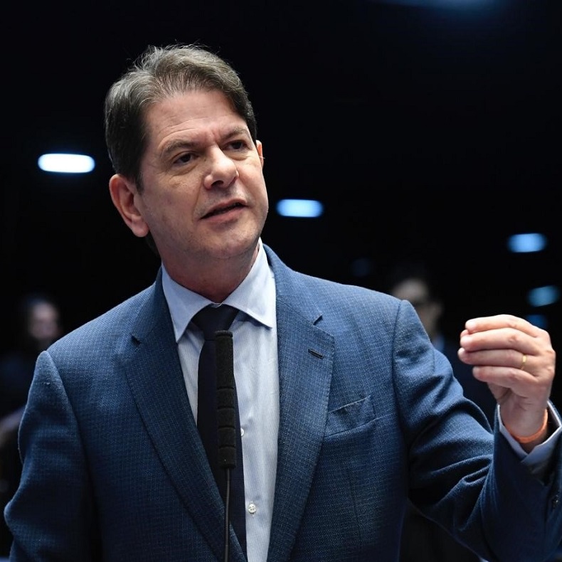 CID GOMES Sobre a entrega da Embraer para a Boeing