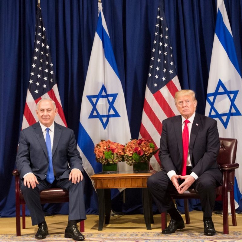 Nesse cenário, Trump precisa reforças suas alianças locais. Fortalecer o Estado de Israel, em especial o governo de seu aliado Benjamin Netanyahu, é imperativo. Uma derrota de Netanyahu nas eleições que se seguem tornariam o cenário ainda mais incerto para os EUA.