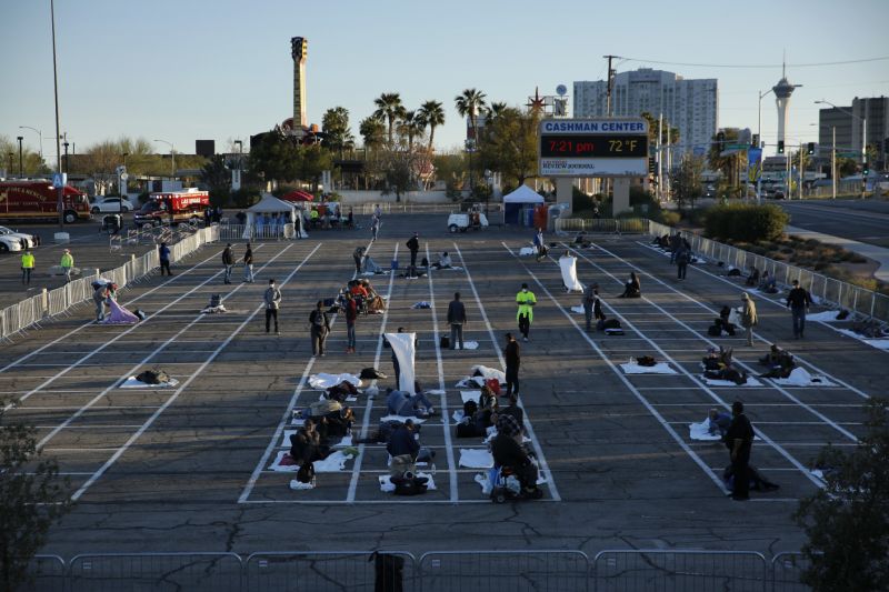 Coronavírus Las Vegas usa estacionamento como abrigo para moradores de rua. Foto: AP Photo/John Locher