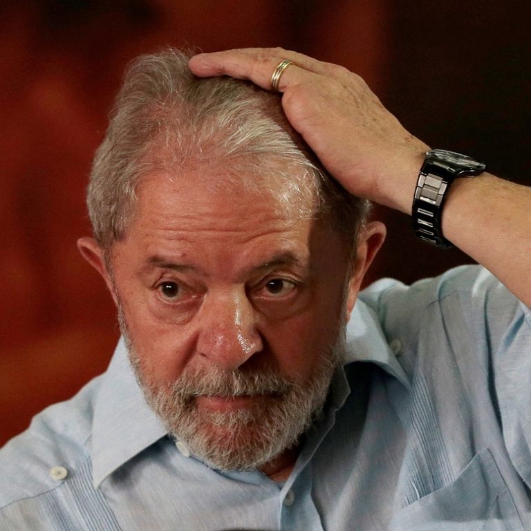 Lula está apavorado com o isolamento do PT Foto: REUTERS/Leonardo Benassatto