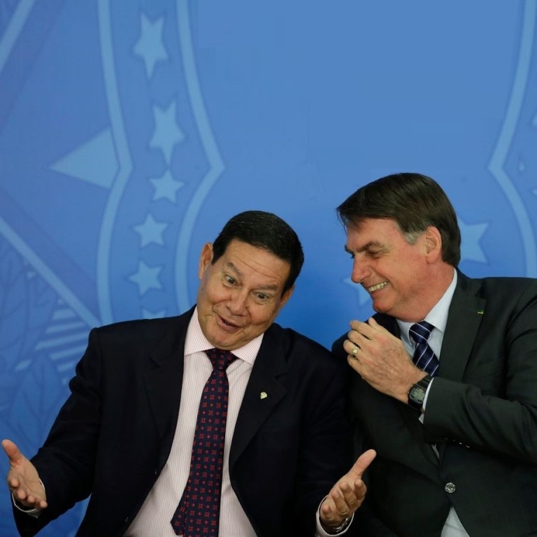 GILBERTO MARINGONI Mourão mostra que seu exame de burrice deu positivo