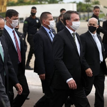 Flagrante e patética a tentativa de Bolsonaro de mostrar que os empresários estão com ele,