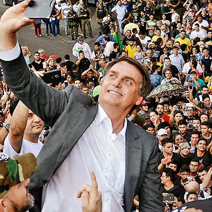 Torcidas de futebol nos ensinam contra o erro tático de crucificar os arrependidos