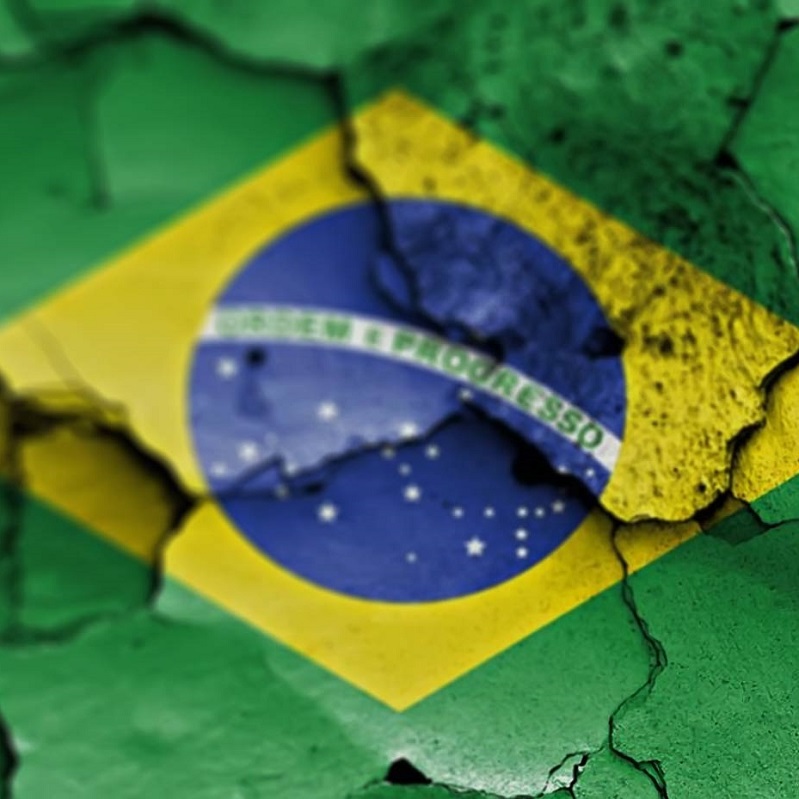 O Brasil não pode se conformar com o papel de ser uma colônia subdesenvolvida. Temos aqui um imenso potencial de desenvolvimento industrial