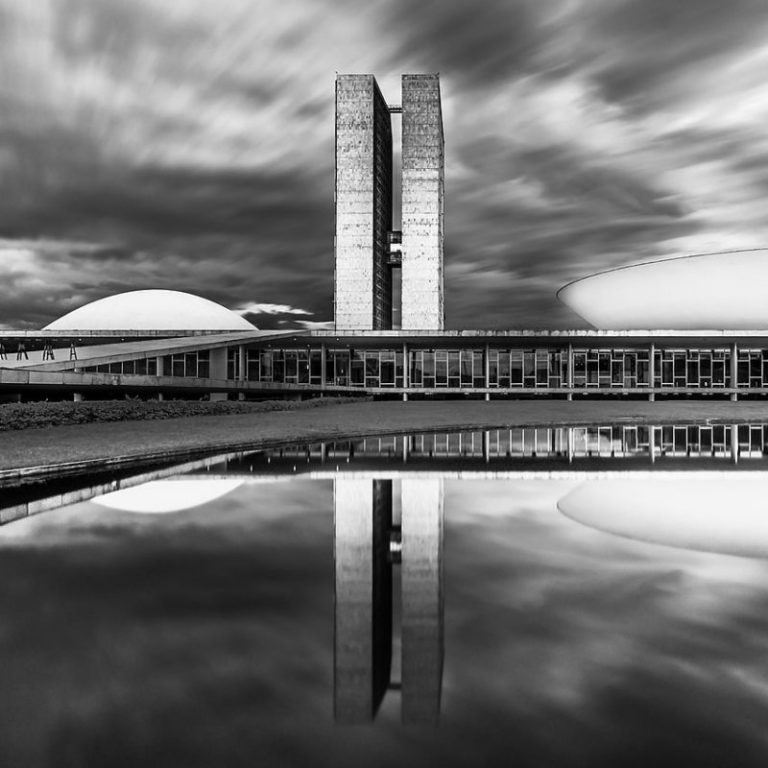 Como liderança da Oposição, nosso papel é convencer parcelas cada vez maiores do parlamento, da opinião pública e da sociedade civil, que é possível e necessário construir um projeto alternativo ao neoliberalismo