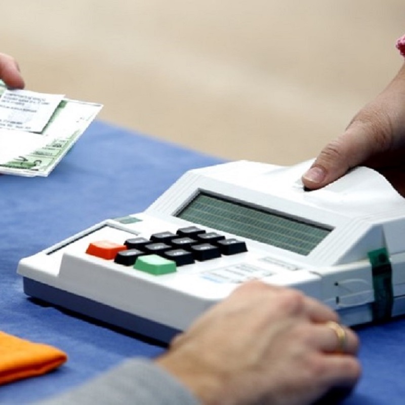 A escalada na proporção de ausências em segundos turnos municipais é espantosa. Foram 16,2% em 2000, 17,3% em 2004, 18,09% em 2012 e 21,55% em 2016. Levantamento da Agência Senado, a partir de dados do TSE, mostra que a média é ultrapassada em alguns municípios importantes, como Rio de Janeiro (35,4%), Porto Alegre (32,8%) e São Paulo (30,8%).