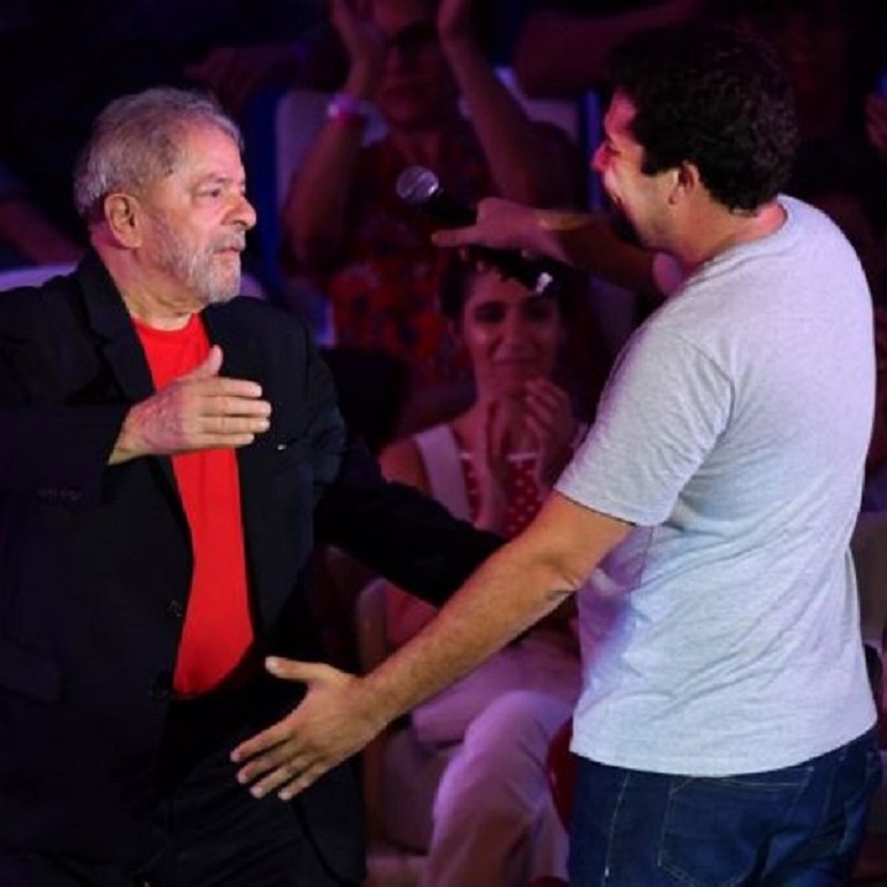 1. Reinaldo Azevedo disse na abertura de sua entrevista com Boulos que ele, Boulos, saiu da campanha eleitoral como um “vitorioso”. Boulos disse que a sua “vitória” se deveu ao fato de a juventude ter acreditado na “mudança” e que é possível fazer política sem ódio e intolerância.