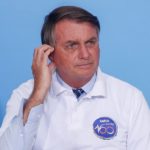 Agora, declaro que, independente das escolhas já feitas, eu me coloco à disposição para dialogar com qualquer cidadão e cidadã que queira caminhar ao nosso lado na aprovação do pedido de impeachment de Bolsonaro. Alguma redenção a gente pode conseguir se o mundo assistir ao genocida ser arrancado da cadeira presidencial e, em seguida, ser julgado pelos tribunais brasileiros e internacionais pelos seus inúmeros crimes.
