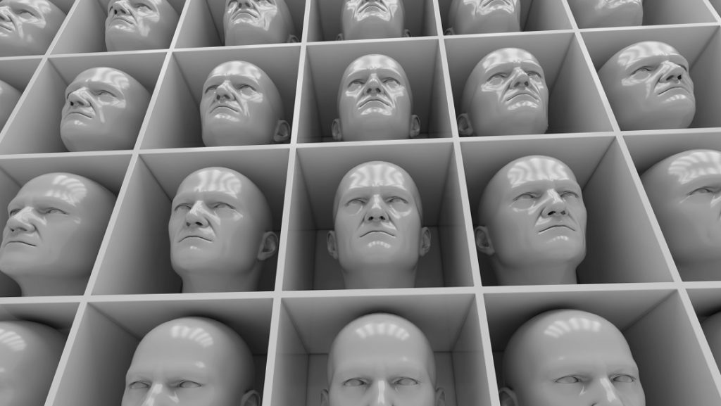 A palavra 'identitarismo' ficou muito imprestável para ser usada. Em parte por causa de identitários que, propositalmente, tratam qualquer crítica ao identitarismo como uma crítica a movimentos por direitos de minorias. Mas movimentos de minorias podem ser identitários ou não, assim como movimentos de maiorias.