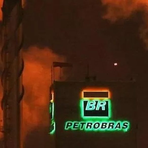 Quem destruiu a Petrobras