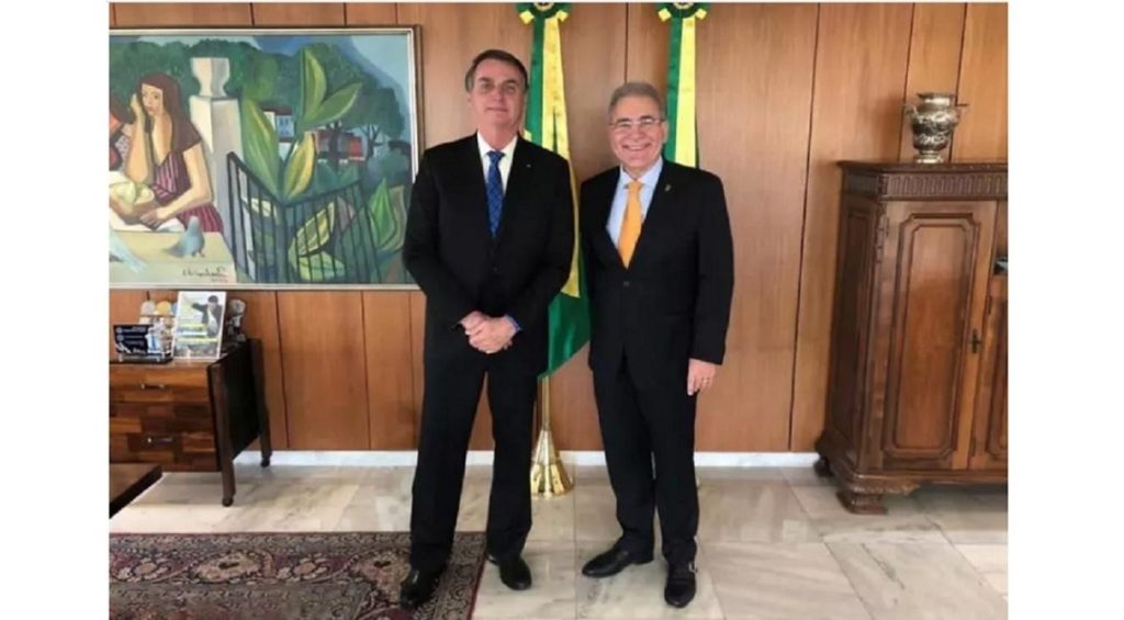 Não é difícil entender a lógica de Bolsonaro nesse episódio de escolha do novo ministro da saúde. Ele está pouco ligando para o governo e a administração, e por isso a terceiriza. Exceto nas áreas sensíveis para sua base radical.