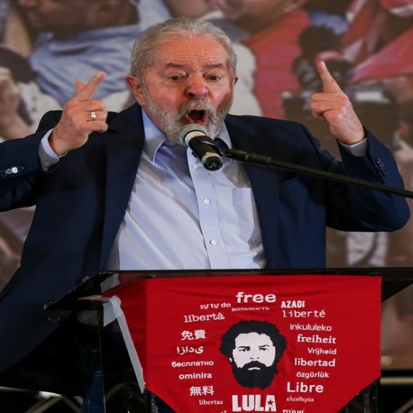 Lula discursa em São Bernardo do Campo dois dias após o ministro do STF Edson Fachin anular condenações que o levaram à prisão. Foto: Alexandre Schneider