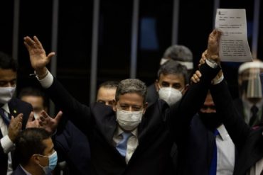 Agora temos o inimigo público nº 2, o inimigo da democracia, o recém-eleito presidente da Câmara dos Deputados, líder do Centrão, o agrupamento de deputados federais da direita fisiológica cujos partidos são “partidos de negócio”.