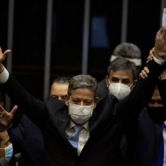 Agora temos o inimigo público nº 2, o inimigo da democracia, o recém-eleito presidente da Câmara dos Deputados, líder do Centrão, o agrupamento de deputados federais da direita fisiológica cujos partidos são “partidos de negócio”.