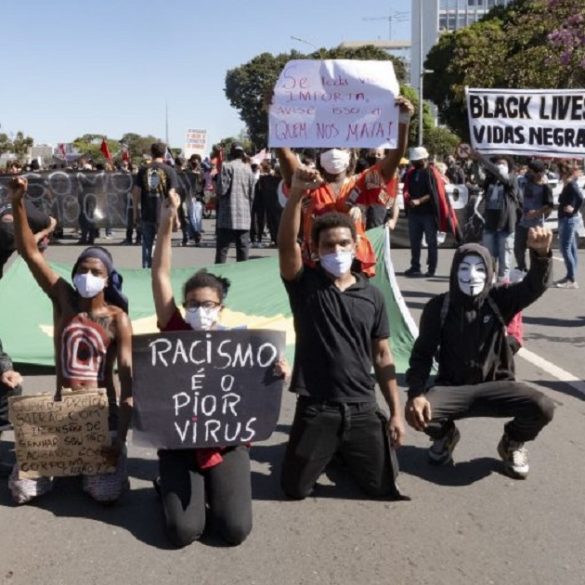 Manifestação em apoio à comissão de juristas para combate ao racismo.