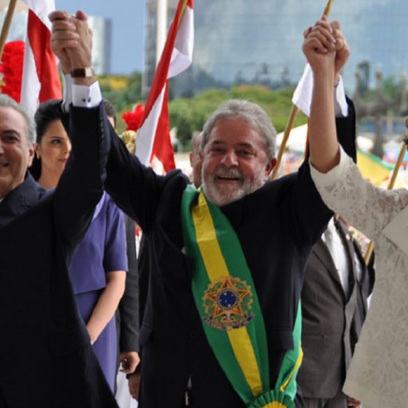 Descubra por que ser de esquerda e não votar no PT não é errado.