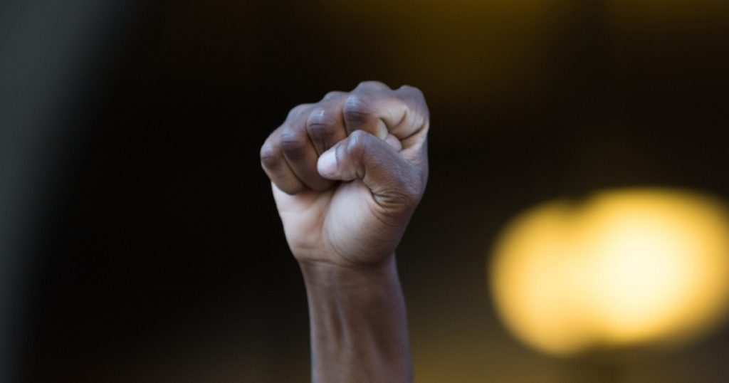13 de maio Dia Nacional de Denúncia ao Racismo.