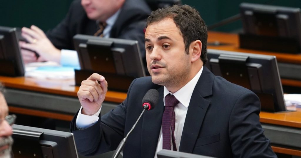 Agora, agora e mais agora: este deveria ser o bordão da esquerda. Glauber Braga
