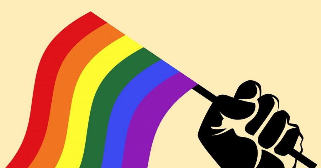 Com educação, sobretudo educação de qualidade, pautada em formação de cidadão e não em construção de uma máquina, podemos alcançar mais respeito, mais diversidade e, consequentemente, mais oportunidades à comunidade LGBTQIA+ do futuro.