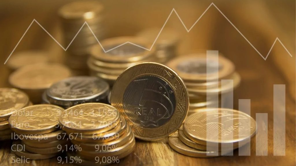 O eixo central do desenvolvimento é o investimento não o déficit ou a dívida Gustavo Castañon moeda dinheiro