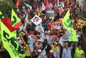 Trabalhadores em manifestação. Central dos Sindicatos Brasileiros debate a superação dos problemas brasileiros no seu 3º Congresso