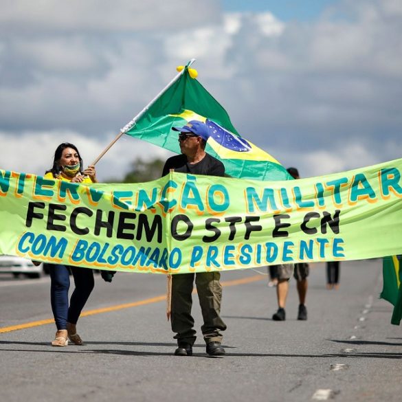 O fantasma de 1964 e o 'golpe militar' de Bolsonaro