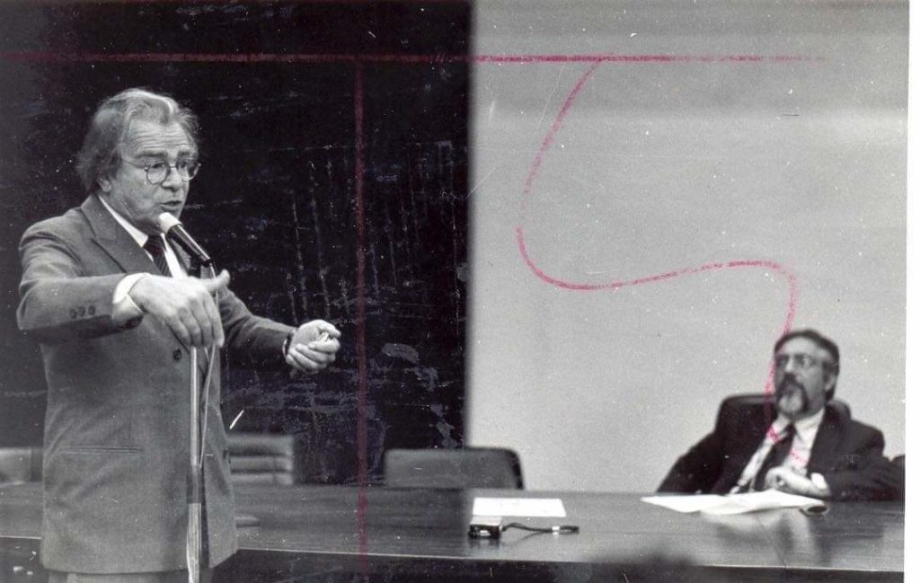 Dia do professor Darcy Ribeiro, o professor do Brasil