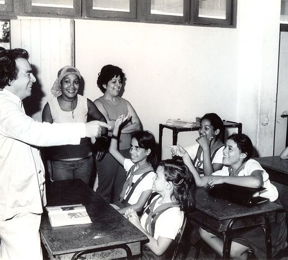 Darcy-Ribeiro crianças cieps ciep educação brizolão