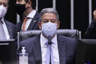 A esquerda deveria votar a favor da PEC dos Precatórios