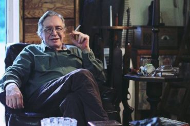 Olavo de Caravlho e a 'inteligência militar' 79999763_O-ideologo-Olavo-de-Carvalho-no-filme-O-Jardim-das-AflicoesReproducao-1
