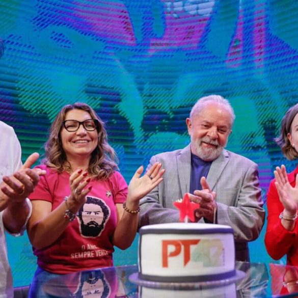 O PT se mantém fiel às origens há 42 anos haddad janja lula gleisi hoffman