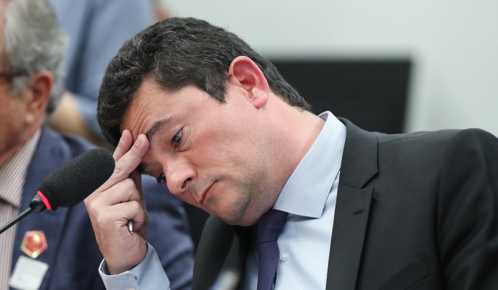 Sérgio Moro resiste até a campanha