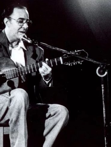 A bossa nova e João Gilberto, o Brasil como eixo do mundo