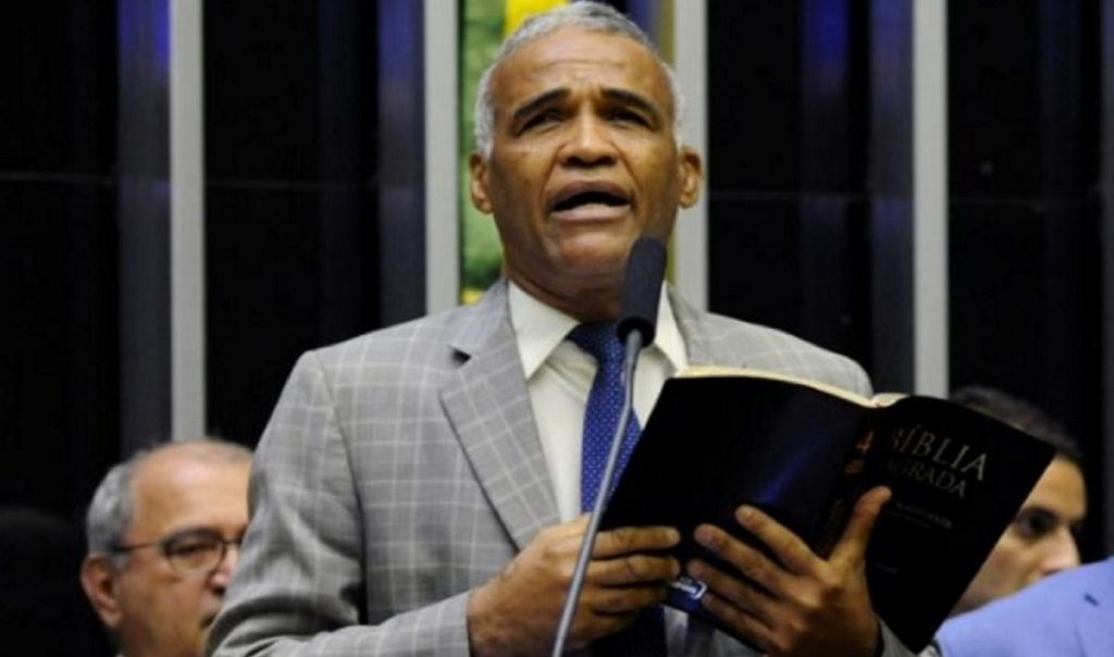 deputado Pastor Sargento Isidório. Parafraseando Cazuza, seguimos um museu de velhas novidades