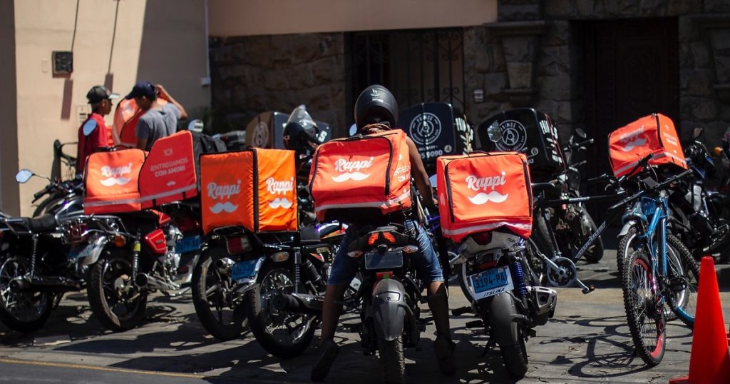 Crise do neoliberalismo - motoboys entregadores de aplicativo