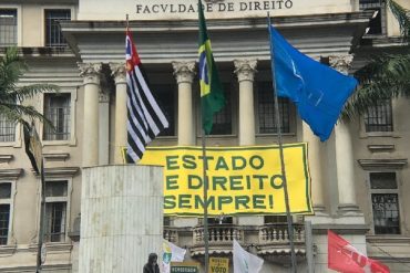 Viva o ato pela democracia Mas sem ilusoes