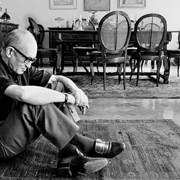 Os 120 anos de Carlos Drummond de Andrade